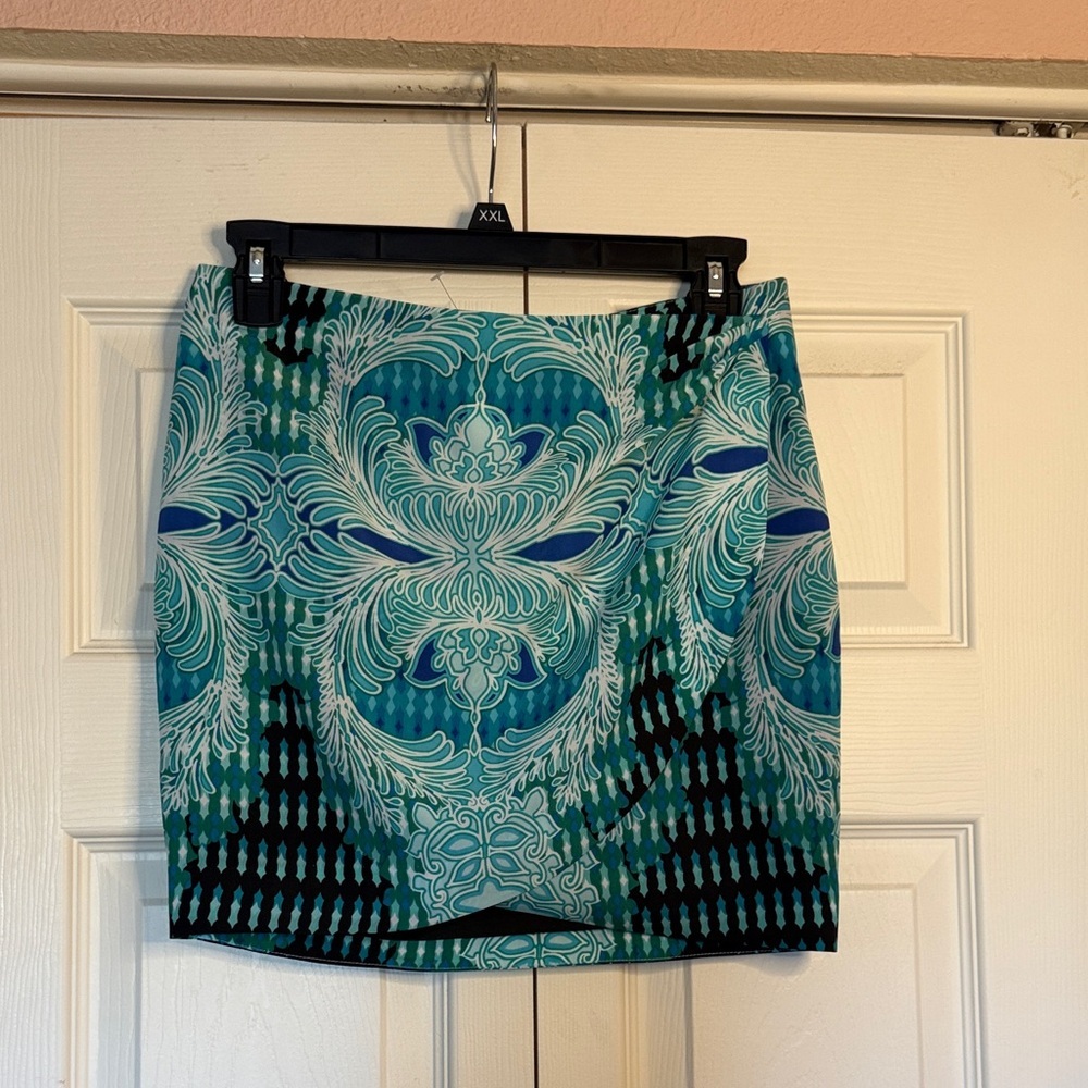 Bebe Teal and Black Patterned Wrap Mini Skirt size 0